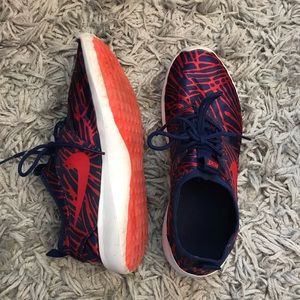 Nike women’s juvenate print shoes